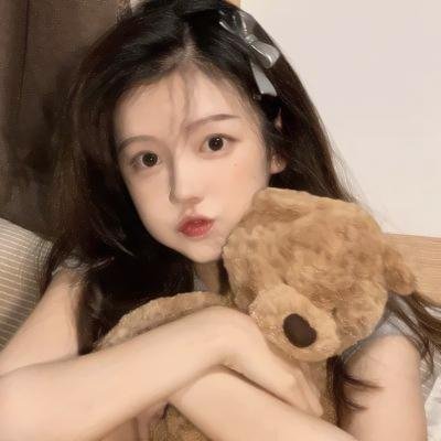 这名男子，捡到了人鱼。